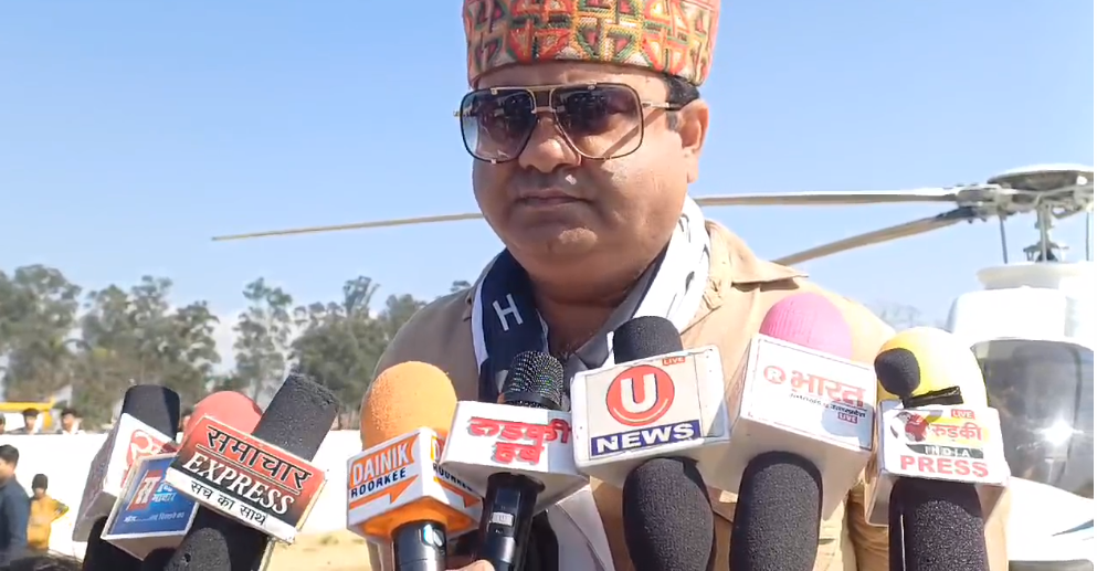 विधायक उमेश कुमार ने हेलीपेड का उद्घाटन कर तमाम धर्म स्थलों पर पुष्प वर्षा कर दिया एकता का संदेश