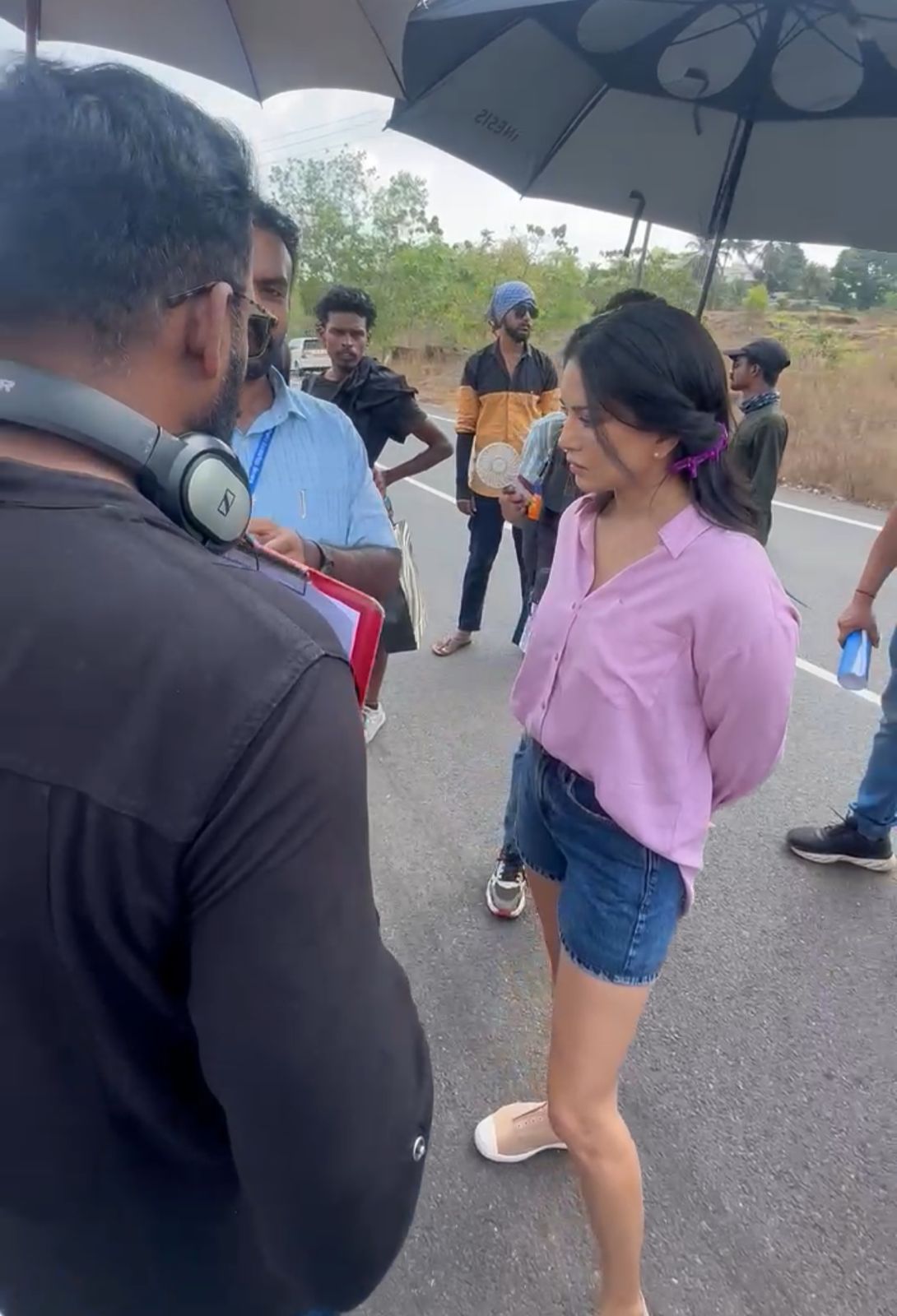 सनी लियोनी अपने अगले मलयालम प्रोजेक्ट के लिए केरल में शूटिंग करती दिखीं, वीडियो हुआ लीक!