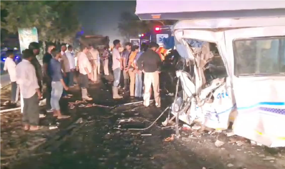 अंबाला में ट्रक और बस में टक्कर एक ही परिवार के 7 लोगों की मौत,25 घायल