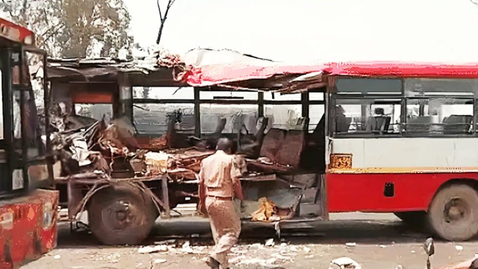 भरतपुर में जयपुर-आगरा हाईवे पर यूपी रोडवेज की बस और ट्रक में टक्कर, 4 लोगों की मौत
